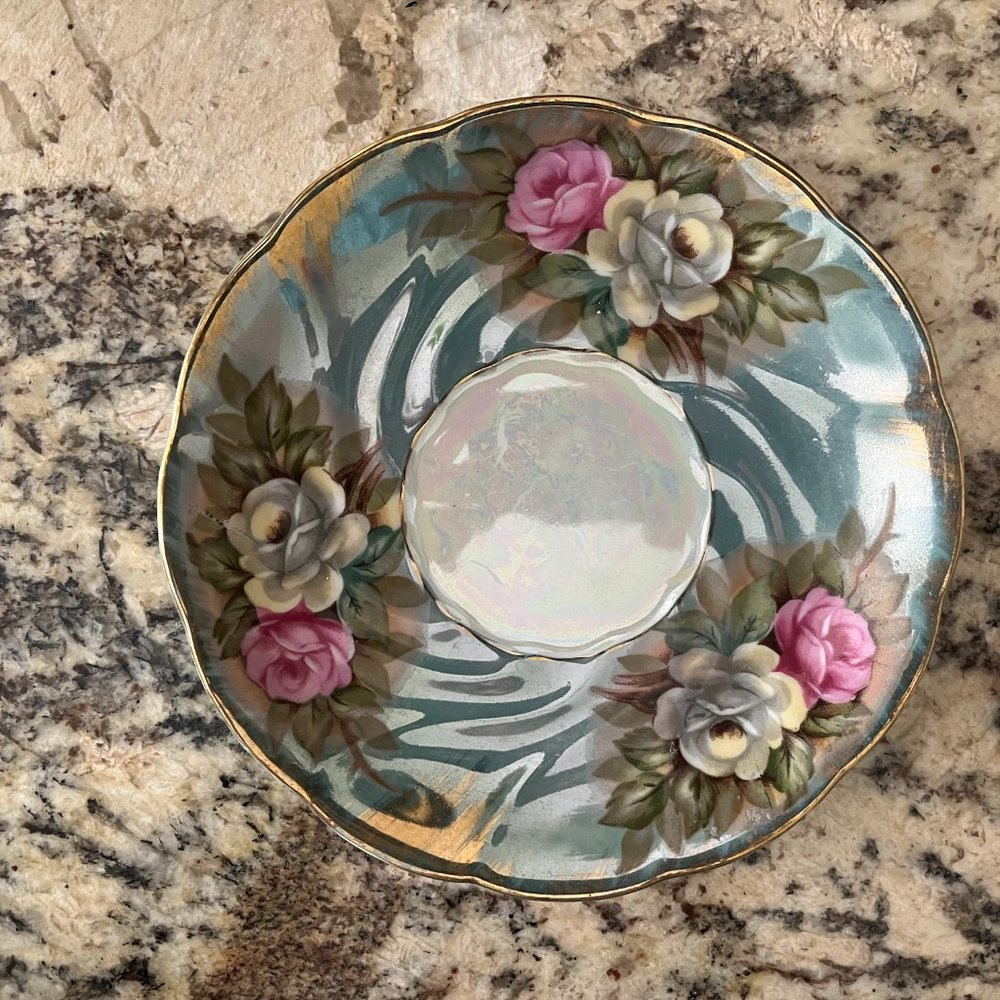 Antique Roses Tea Cup - Picture 4 of 5
